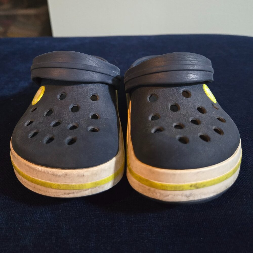 Toddler crocs size 8